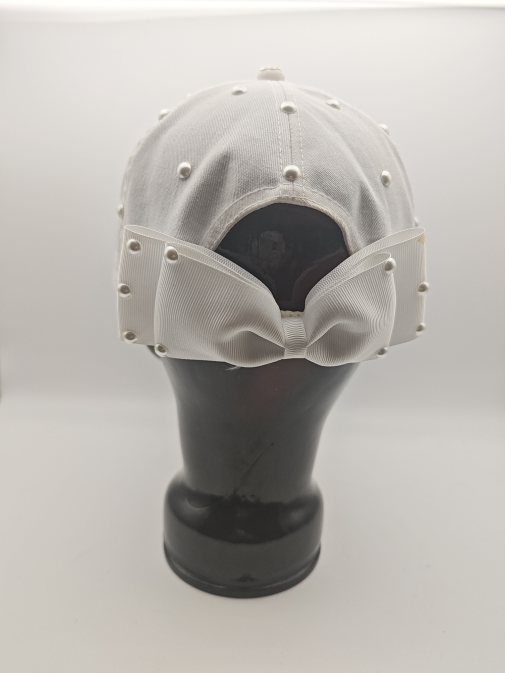 White Pearl-Embellished Bow Baseball Cap - Women - Picture 2 of 9